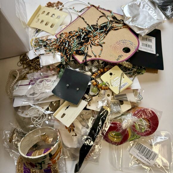5 lb all wearable sellable repurpose new to preowned Assorted Jewelry Collection - Picture 1 of 4
